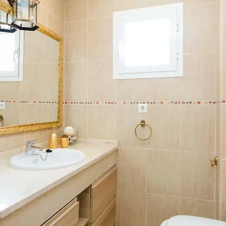 Las Biznagas, Casa Con Barbacoa Y Piscina Comunitaria * Velez Malaga